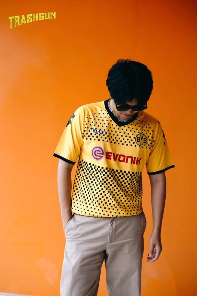 九游体育官网-罗马训练开放日，集结日再遭质疑引欢呼，德甲在即，医务组通报恢复(每当变幻时原曲日本)