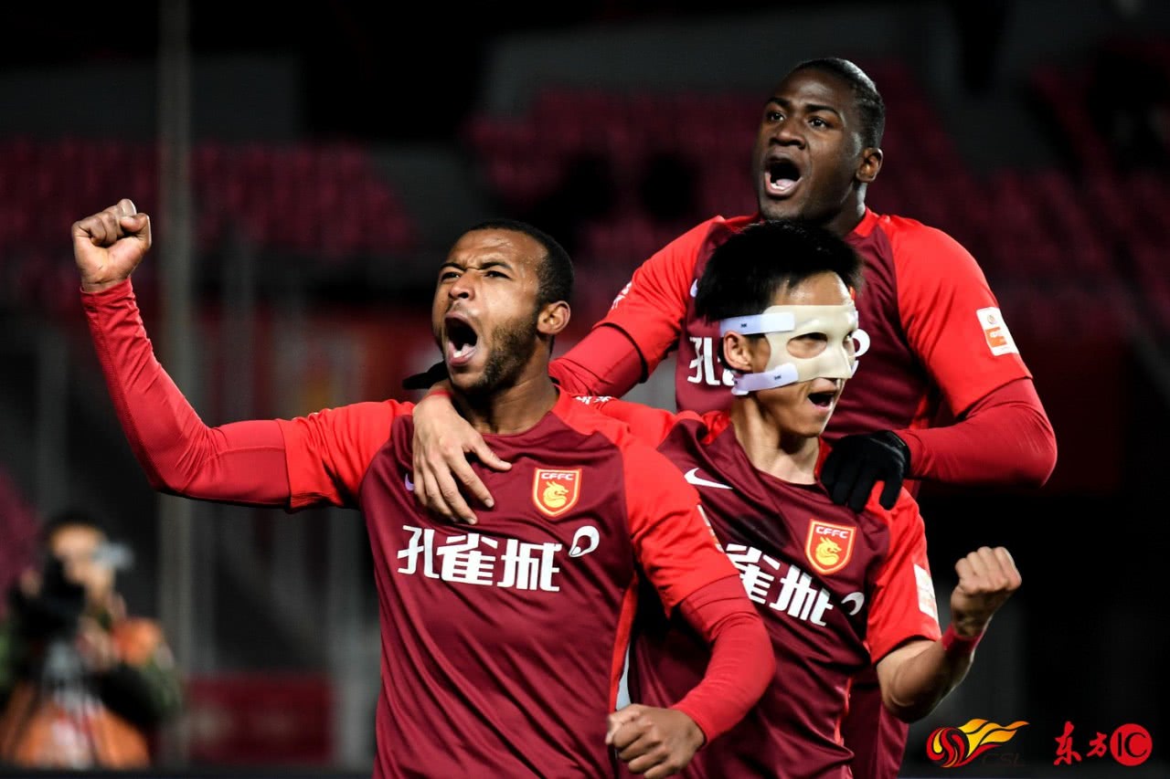 九游体育入口-广东宏远训练开放日，国际比赛日外线爆发引欢呼，中超在即，身体对抗强度拉满的简单介绍